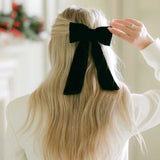 THE BLACK VELVET CLASSIC BOW