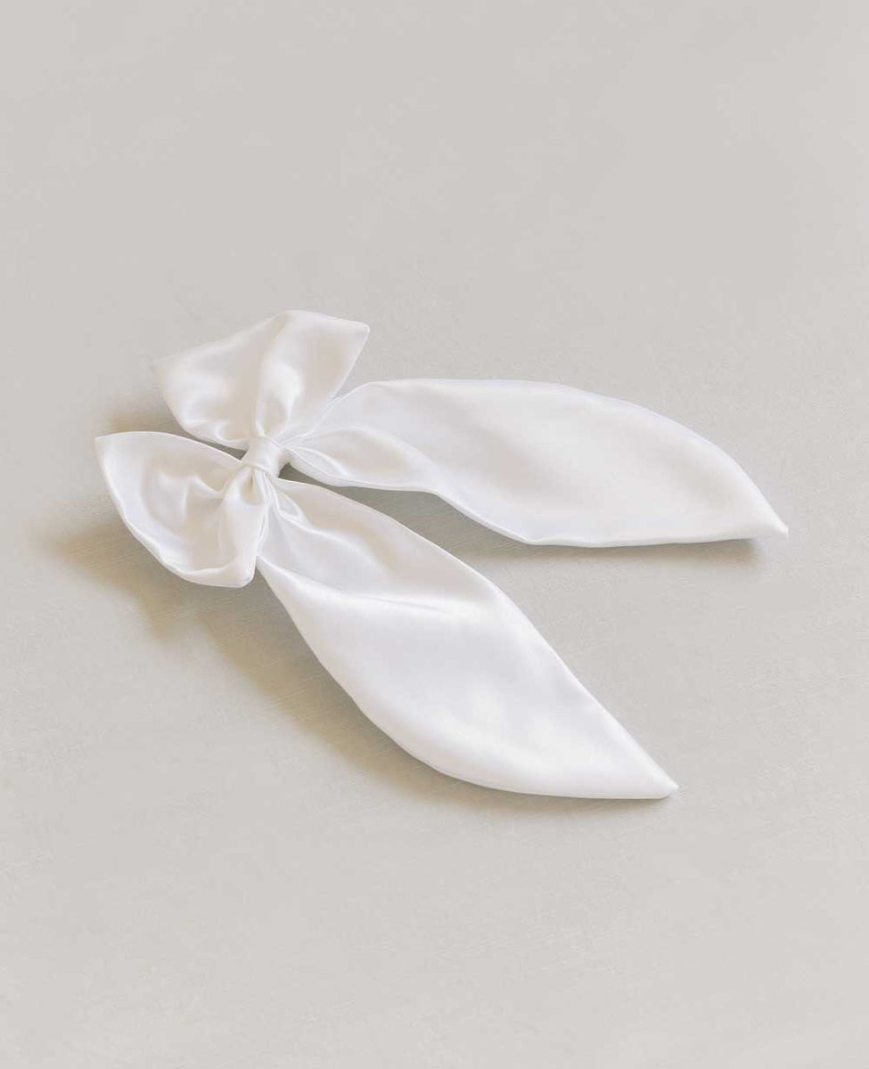 THE WHITE SATIN BOW – Clementine & Mint