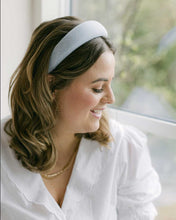 Load image into Gallery viewer, THE CHAMBRAY BLUE LINEN HEADBAND
