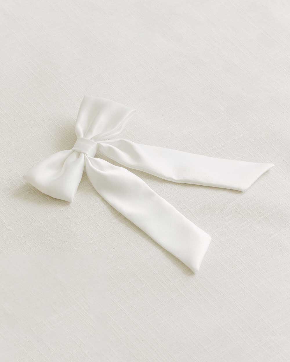 THE IVORY SATIN CLASSIC BOW