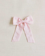 Load image into Gallery viewer, THE LIGHT PINK LINEN CHILDREN&#39;S BOW
