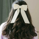 THE LIGHT YELLOW LINEN CLASSIC BOW