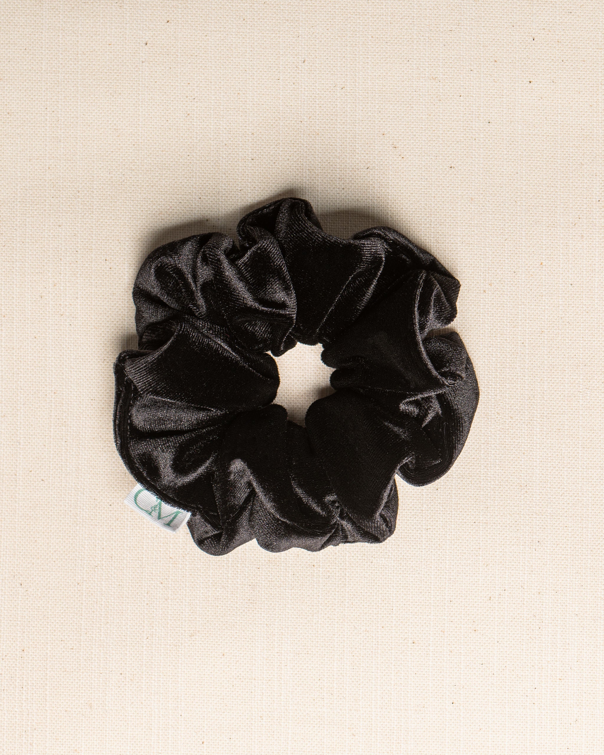 VELVET SCRUNCHIE BLACK VELVET SCRUNCHIE BLACK