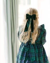 Load image into Gallery viewer, THE FOREST GREEN VELVET CHILDREN&#39;S BOW
