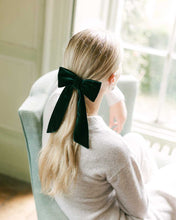 Load image into Gallery viewer, THE FOREST GREEN VELVET CLASSIC BOW
