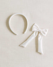 Load image into Gallery viewer, THE IVORY SATIN CHILDREN&#39;S BOW
