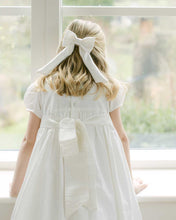 Load image into Gallery viewer, THE IVORY SATIN CHILDREN&#39;S BOW
