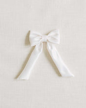 Load image into Gallery viewer, THE IVORY SATIN CHILDREN&#39;S BOW
