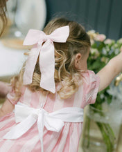 Load image into Gallery viewer, THE LIGHT PINK LINEN CHILDREN&#39;S BOW
