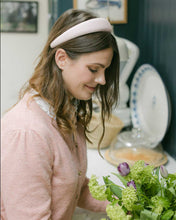 Load image into Gallery viewer, THE LIGHT PINK LINEN HEADBAND
