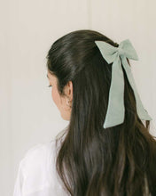 Load image into Gallery viewer, THE MINT GREEN LINEN CLASSIC BOW
