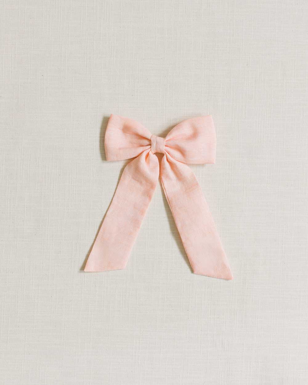 THE PEACH LINEN CLASSIC BOW