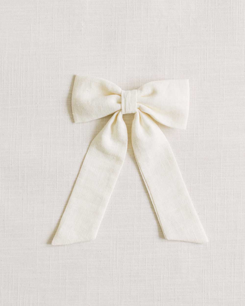 THE LIGHT YELLOW LINEN CLASSIC BOW