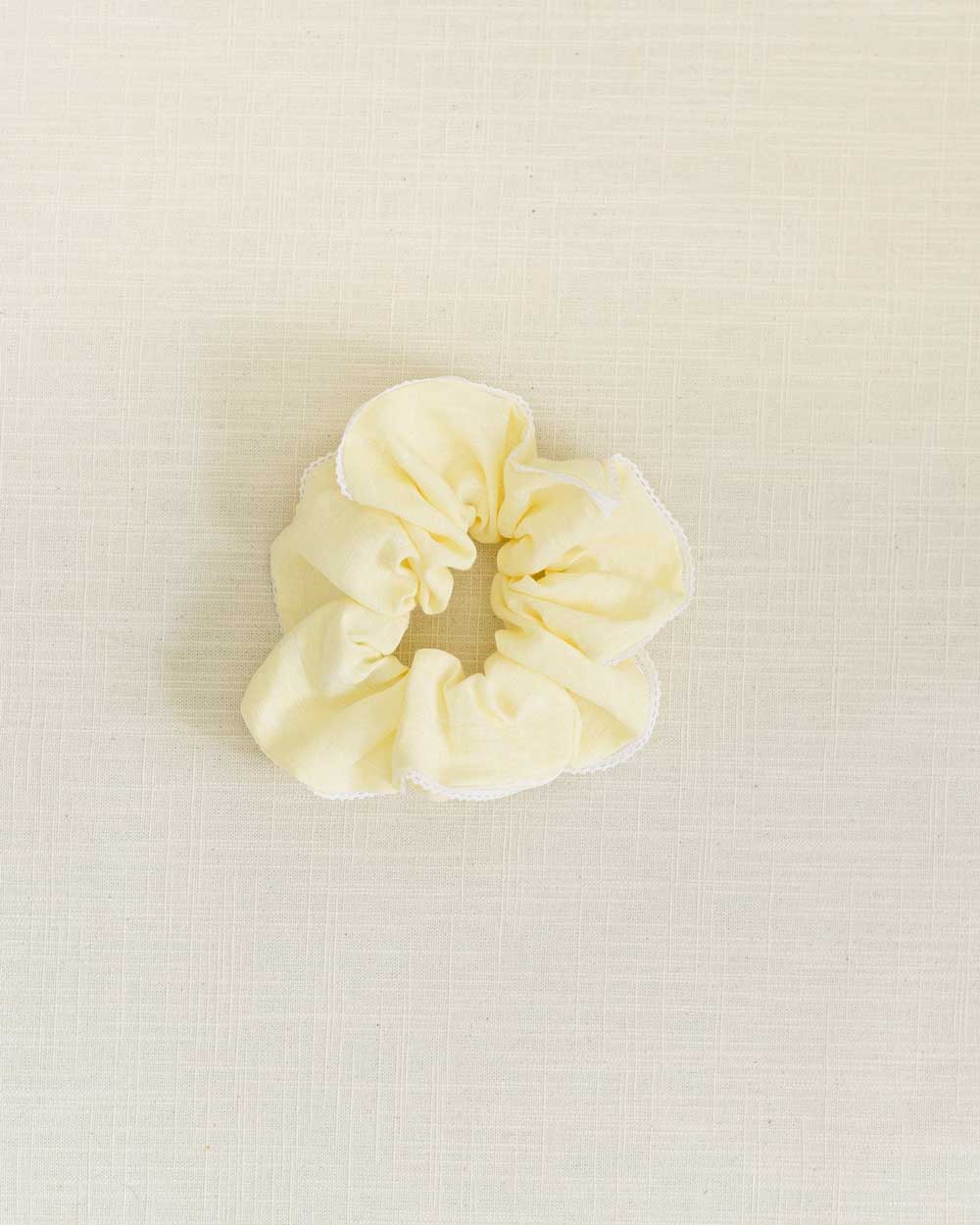 THE LIGHT YELLOW LACE SCRUNCHIE