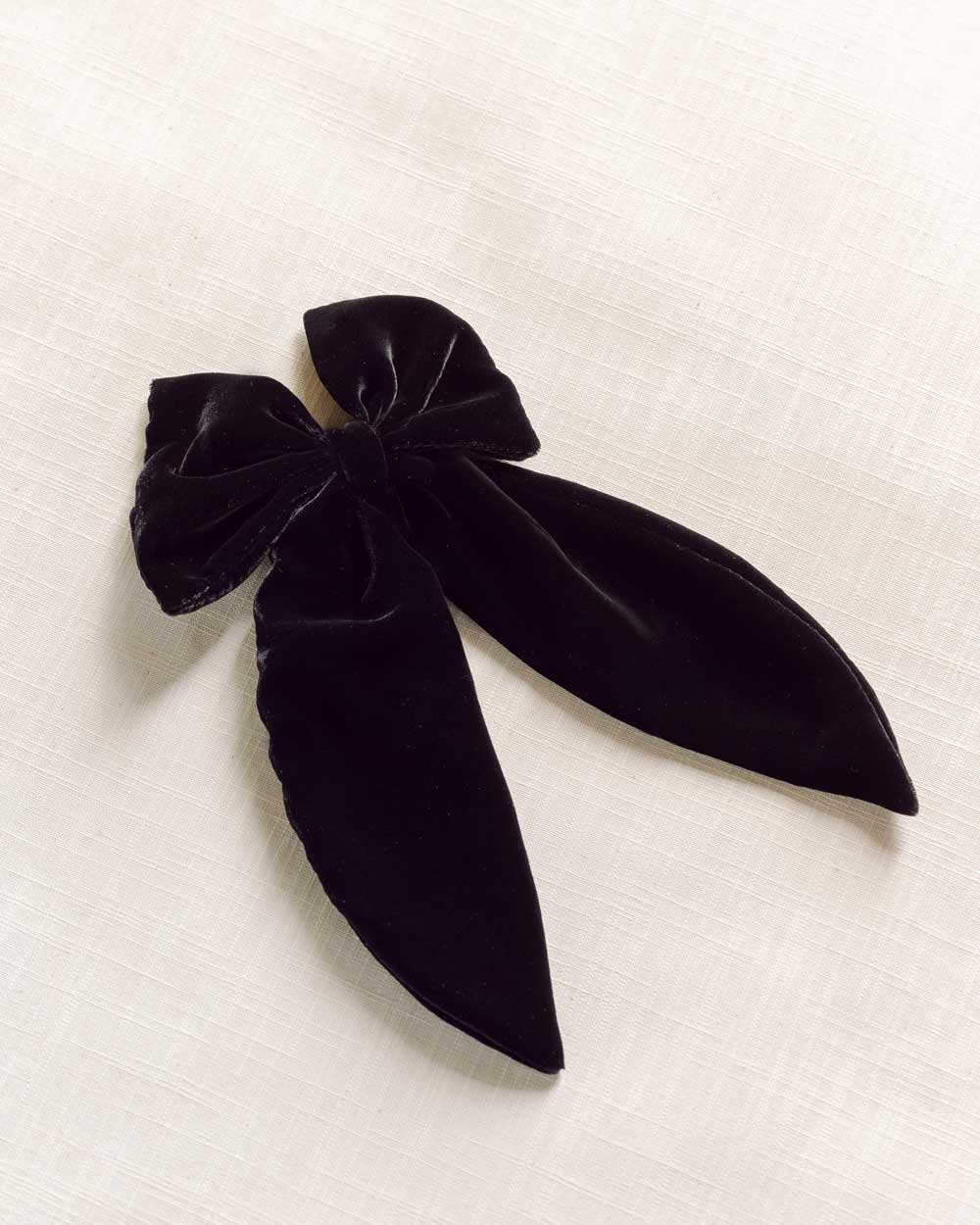 THE BLACK VELVET BOW