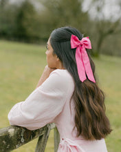 Load image into Gallery viewer, THE HOT PINK LINEN CLASSIC BOW
