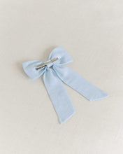 Load image into Gallery viewer, THE LIGHT BLUE LINEN CLASSIC BOW
