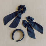 THE NAVY BLUE LINEN BOW