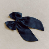 THE NAVY BLUE LINEN BOW