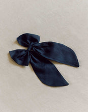 Load image into Gallery viewer, THE NAVY BLUE LINEN BOW
