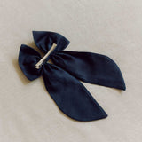 THE NAVY BLUE LINEN BOW