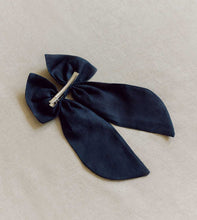 Load image into Gallery viewer, THE NAVY BLUE LINEN BOW
