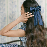 THE NAVY SATIN CLASSIC BOW