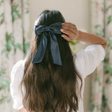 THE NAVY SATIN CLASSIC BOW