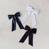 THE NAVY SATIN CLASSIC BOW