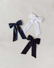 Load image into Gallery viewer, THE NAVY SATIN CLASSIC BOW
