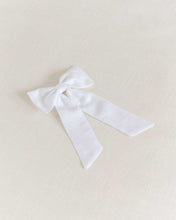 Load image into Gallery viewer, THE WHITE LINEN CLASSIC BOW
