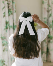 Load image into Gallery viewer, THE WHITE LINEN CLASSIC BOW
