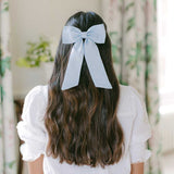 THE LIGHT BLUE LINEN CLASSIC BOW