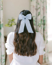 Load image into Gallery viewer, THE LIGHT BLUE LINEN CLASSIC BOW
