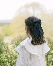 Load image into Gallery viewer, THE NAVY BLUE LINEN BOW
