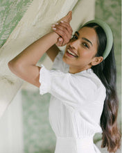 Load image into Gallery viewer, THE SAGE GREEN LINEN SLIM HEADBAND

